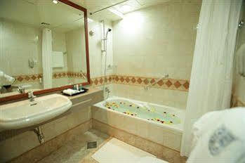 Belvedere Court Deluxe Hotel Apartments 迪拜 外观 照片